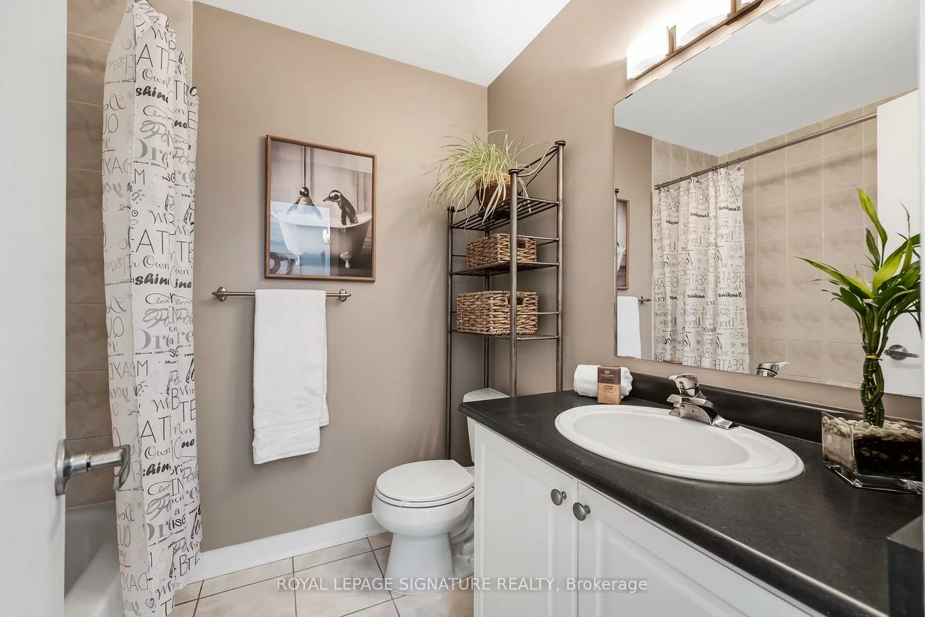 1398, Bloor, Dovercourt-Wallace Emerson-Junction, Toronto