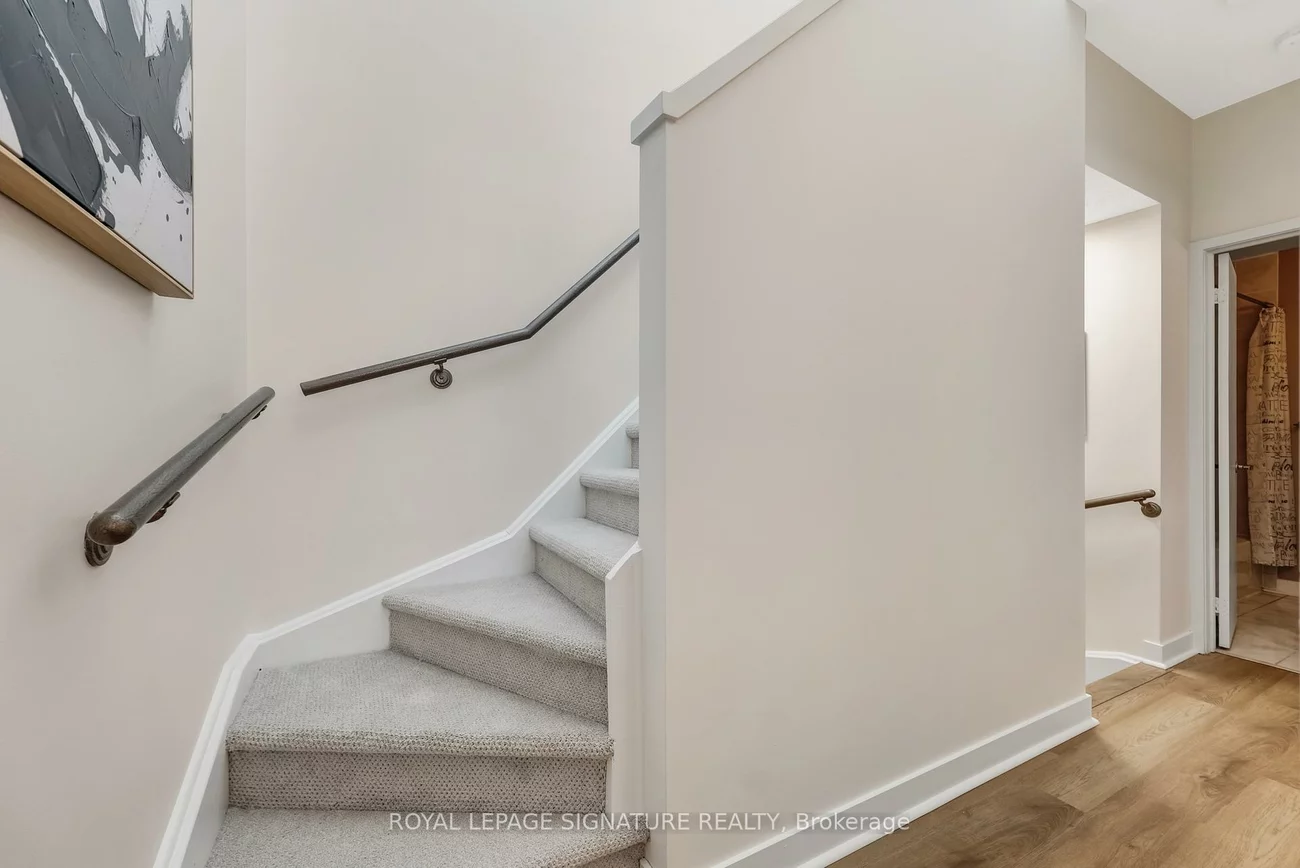 1398, Bloor, Dovercourt-Wallace Emerson-Junction, Toronto