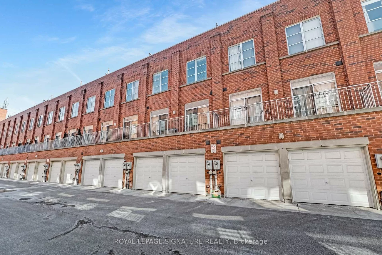 1398, Bloor, Dovercourt-Wallace Emerson-Junction, Toronto