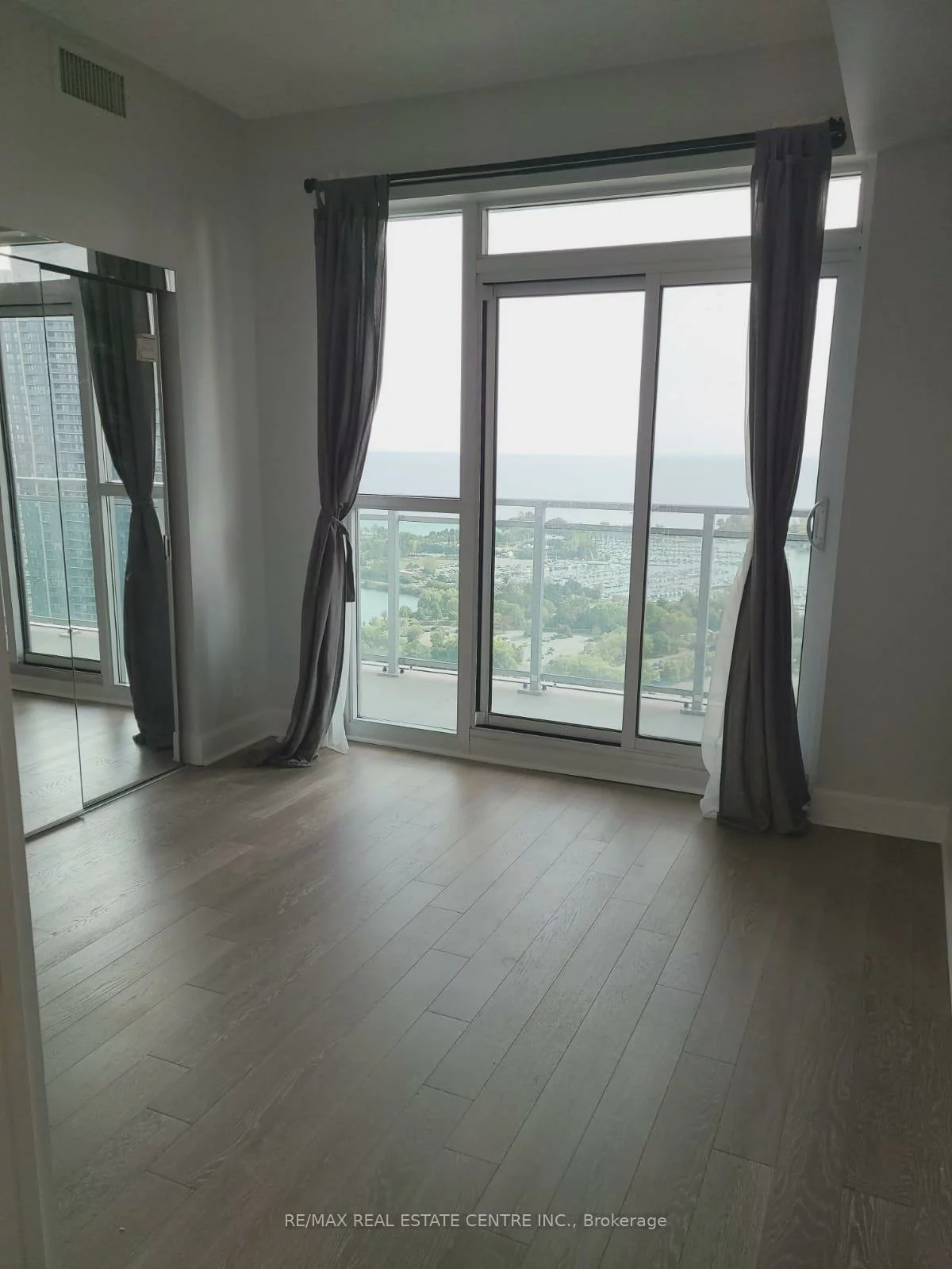 33, Shore Breeze, Mimico, Toronto