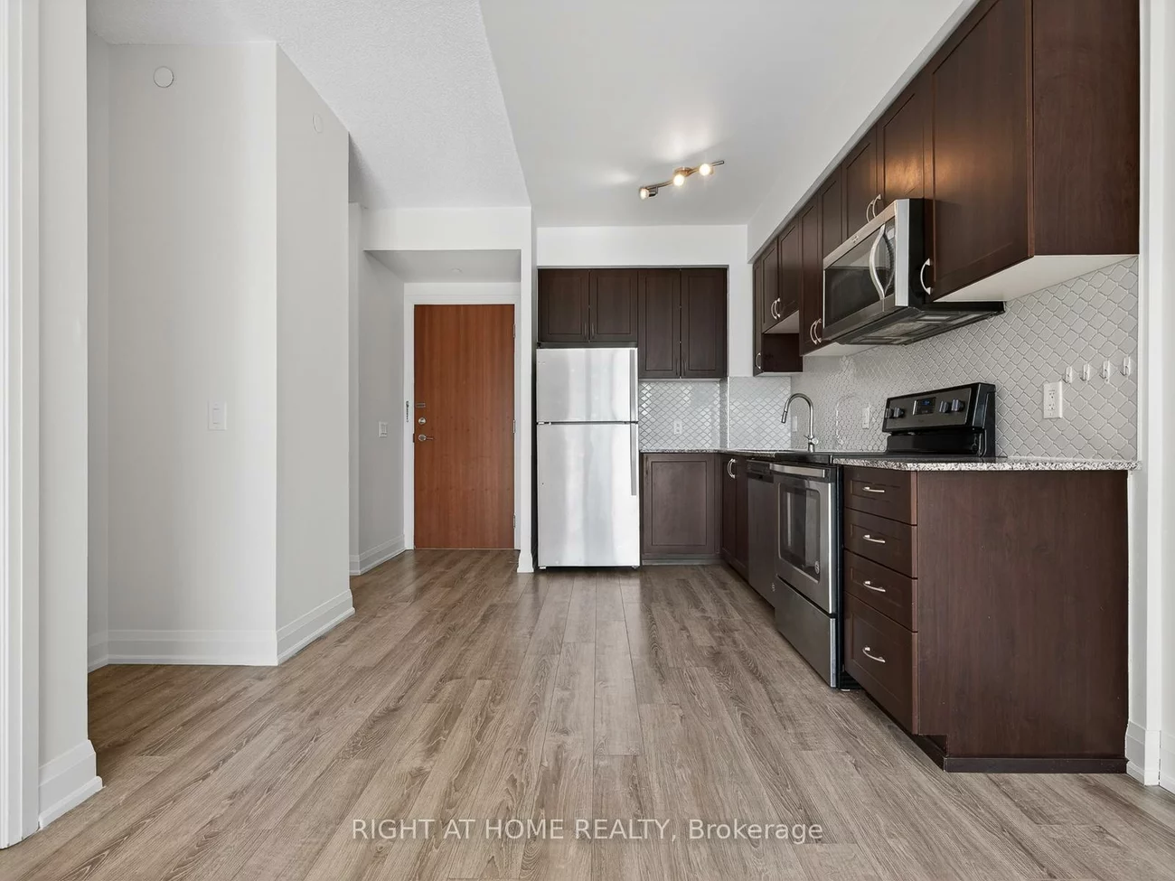 2800, Keele, Downsview-Roding-CFB, Toronto