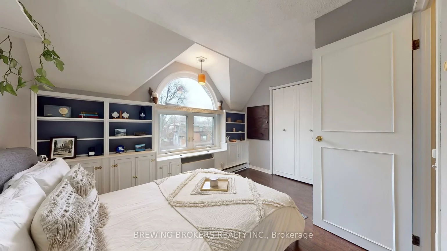 1252, King, South Parkdale, Toronto