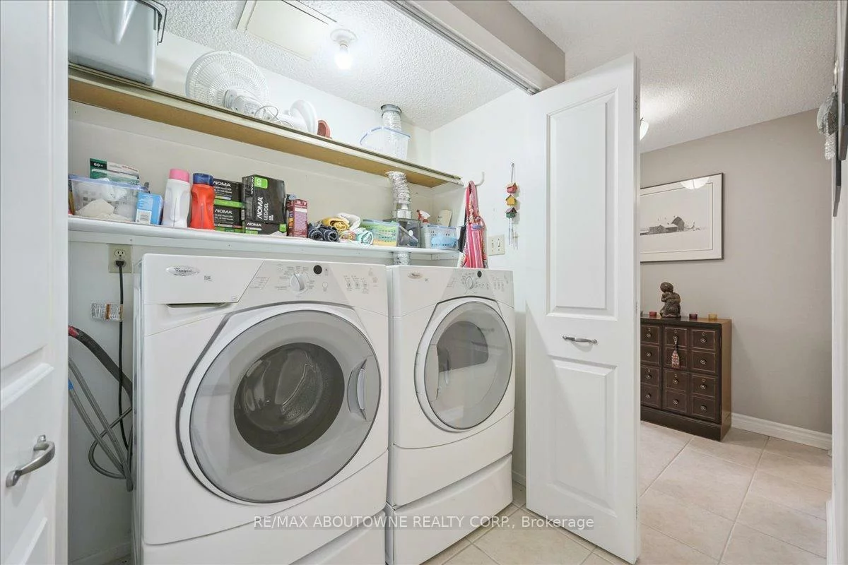 299, Mill, Markland Wood, Toronto