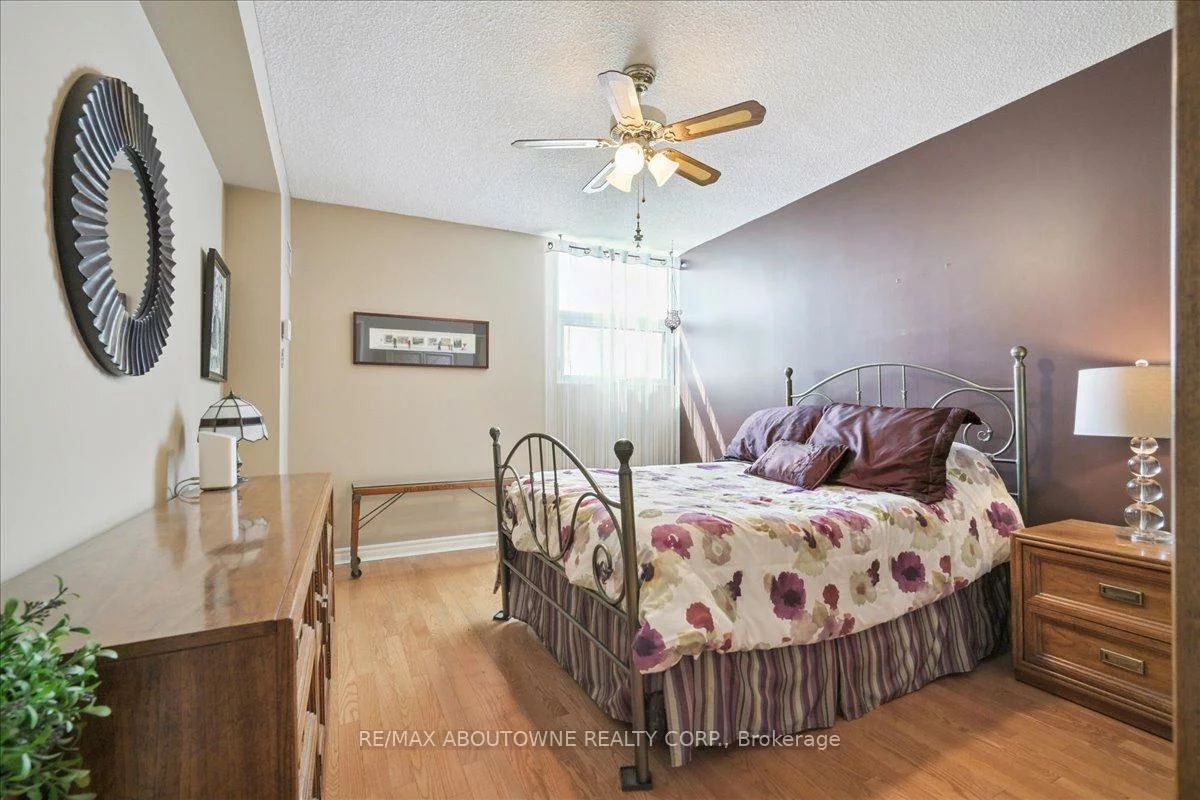 299, Mill, Markland Wood, Toronto