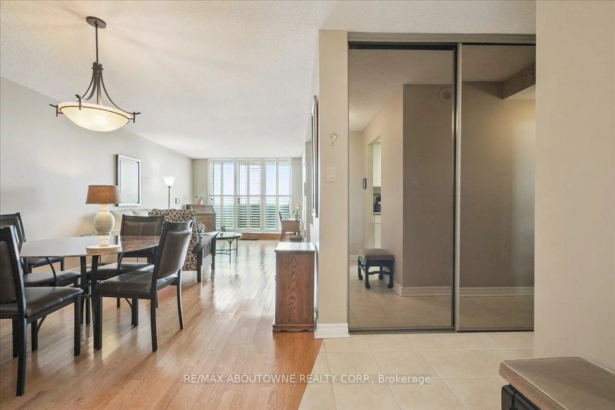 299, Mill, Markland Wood, Toronto