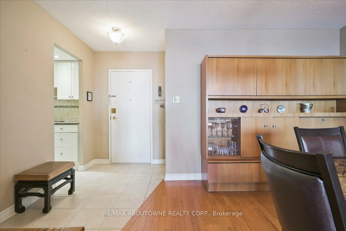 299, Mill, Markland Wood, Toronto