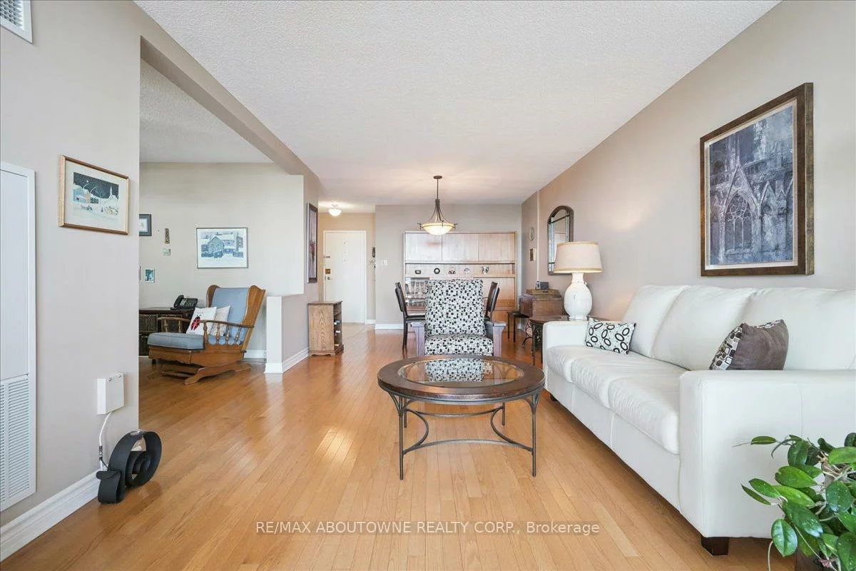 299, Mill, Markland Wood, Toronto
