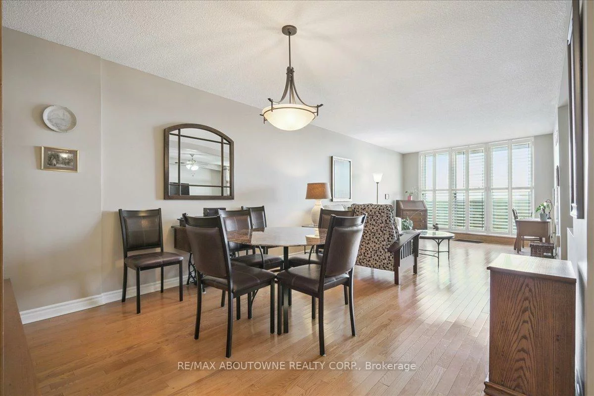299, Mill, Markland Wood, Toronto