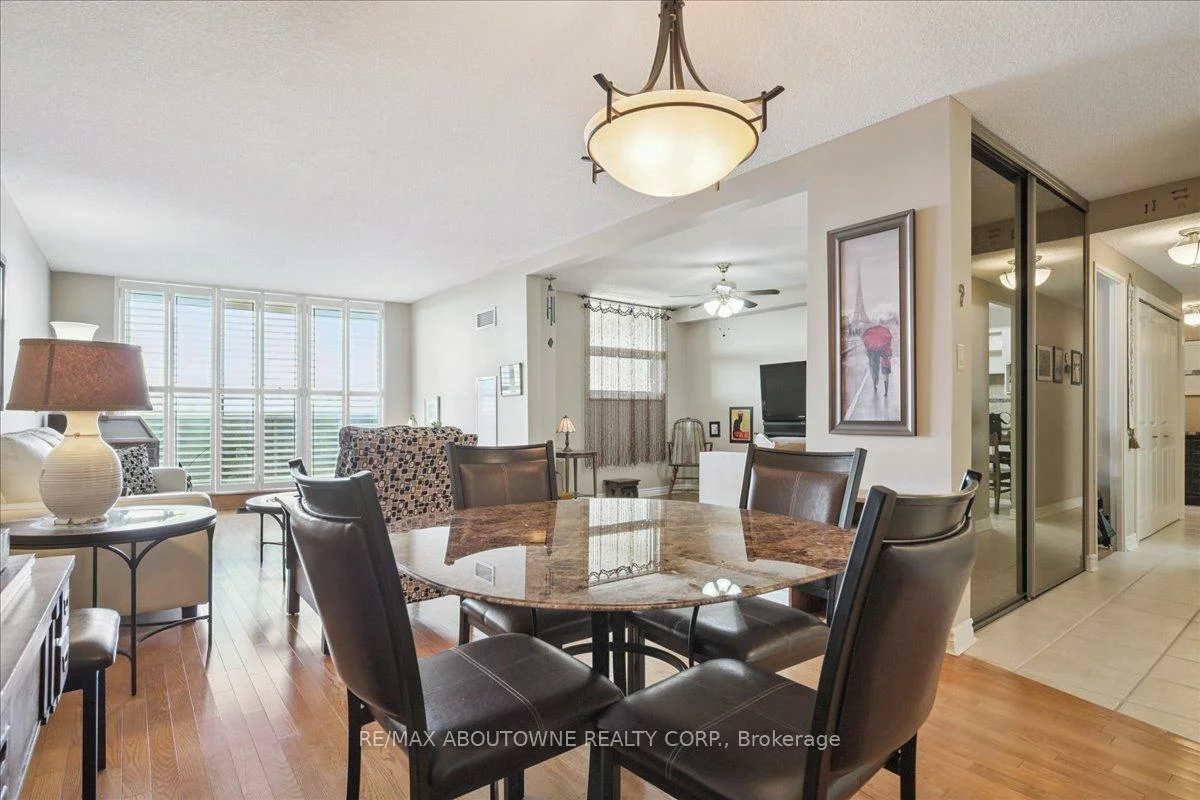 299, Mill, Markland Wood, Toronto