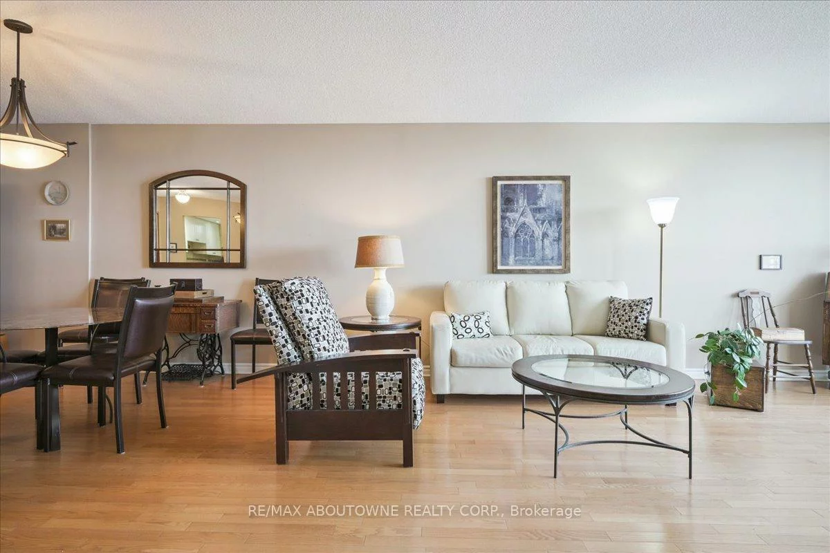 299, Mill, Markland Wood, Toronto