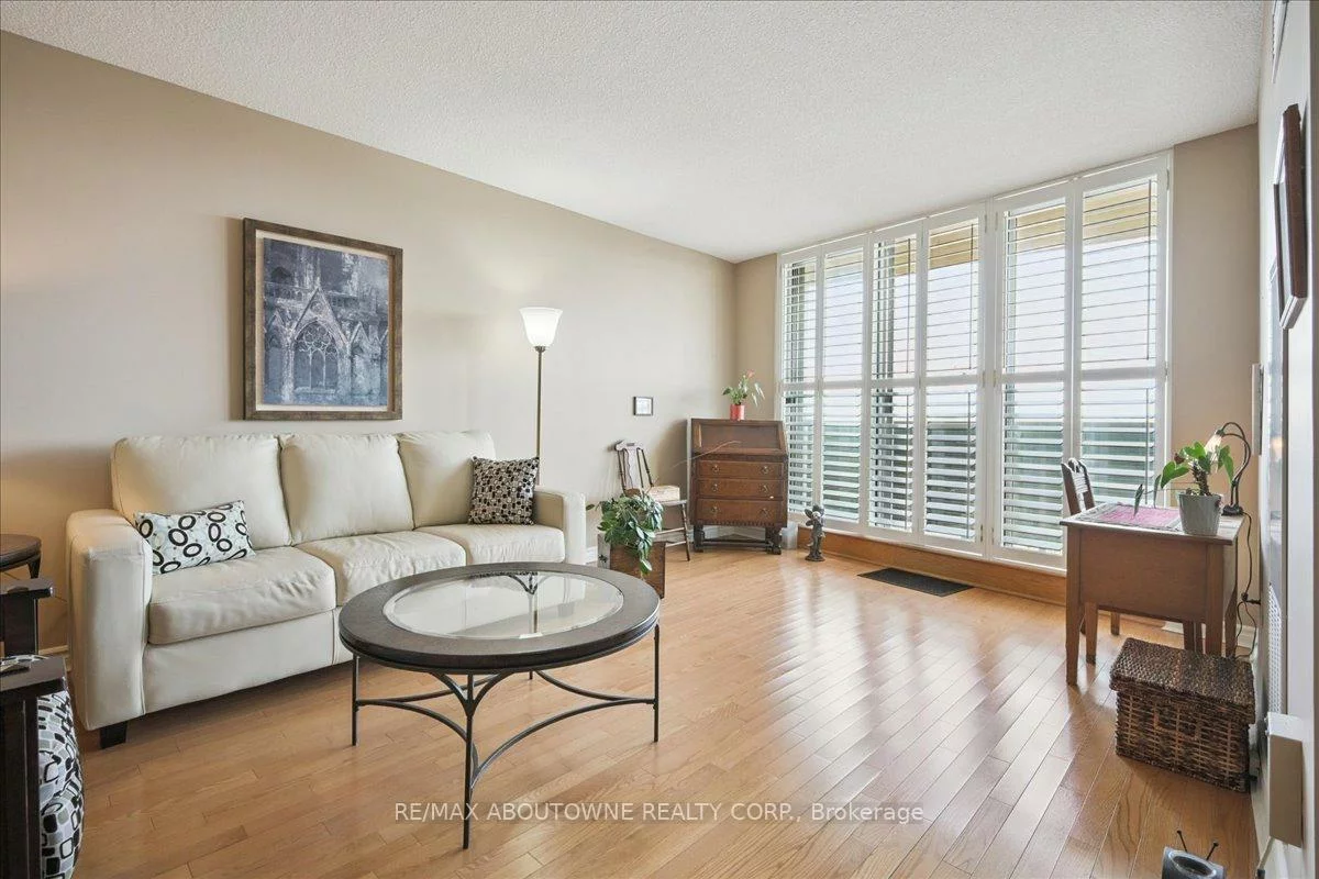 299, Mill, Markland Wood, Toronto