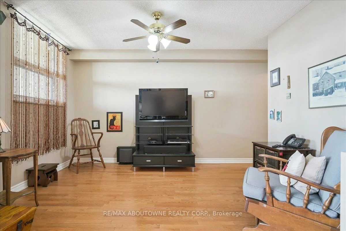 299, Mill, Markland Wood, Toronto