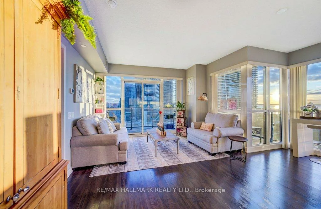 2200, Lakeshore, Mimico, Toronto