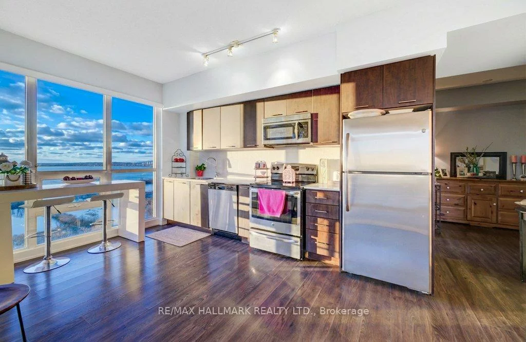 2200, Lakeshore, Mimico, Toronto