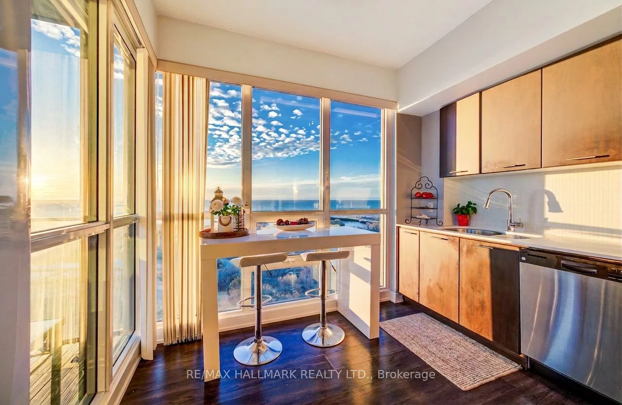 2200, Lakeshore, Mimico, Toronto