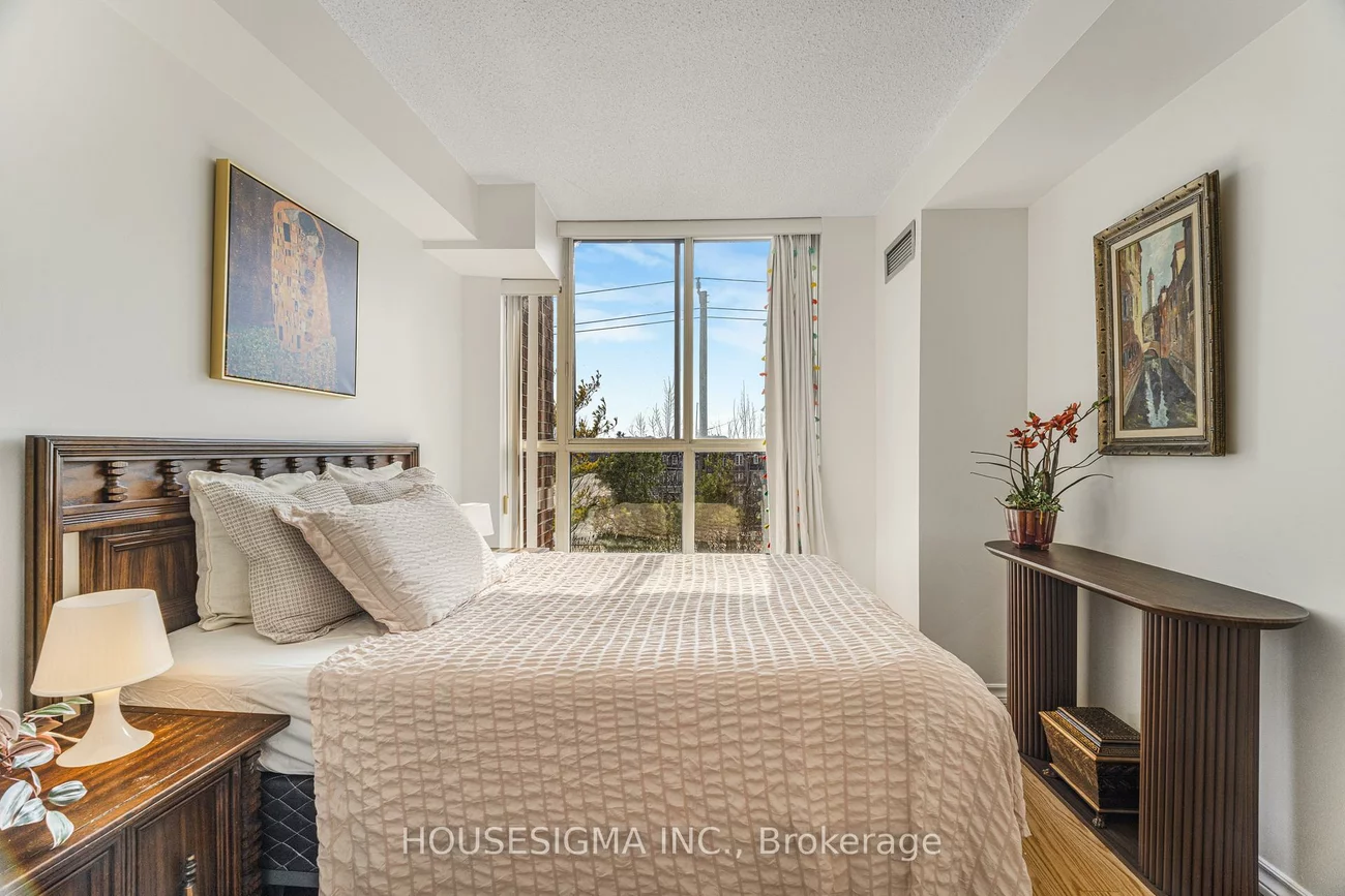 22, Southport, High Park-Swansea, Toronto