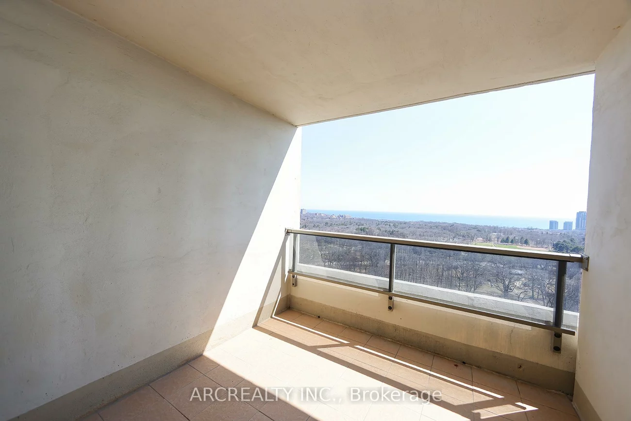 50, Quebec, High Park North, Toronto