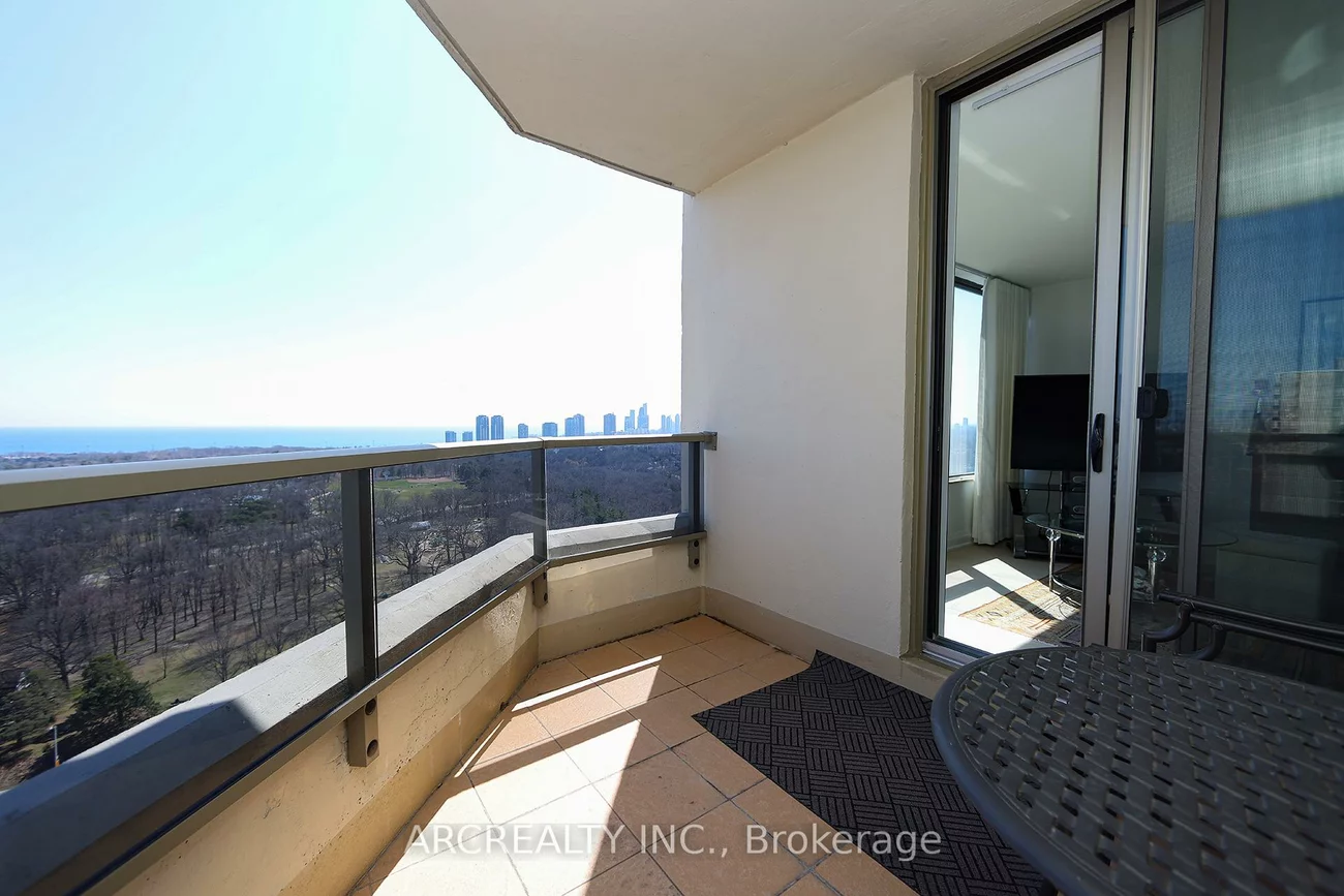 50, Quebec, High Park North, Toronto