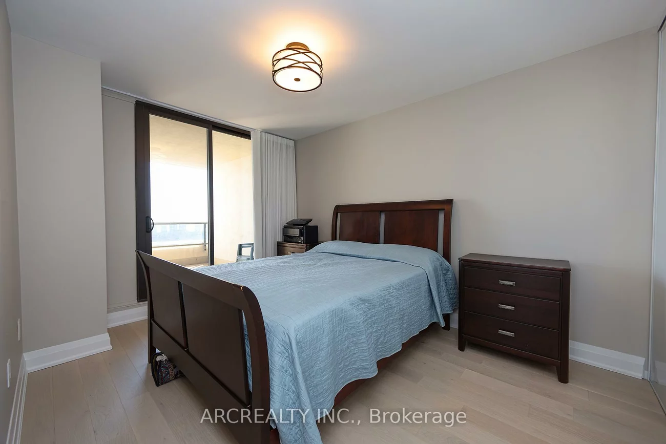 50, Quebec, High Park North, Toronto