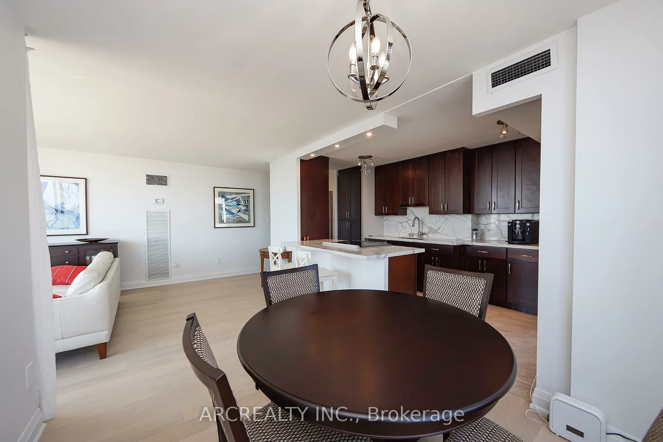 50, Quebec, High Park North, Toronto