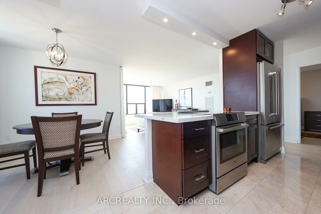 50, Quebec, High Park North, Toronto