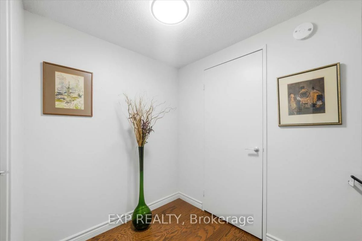 60, Southport, High Park-Swansea, Toronto