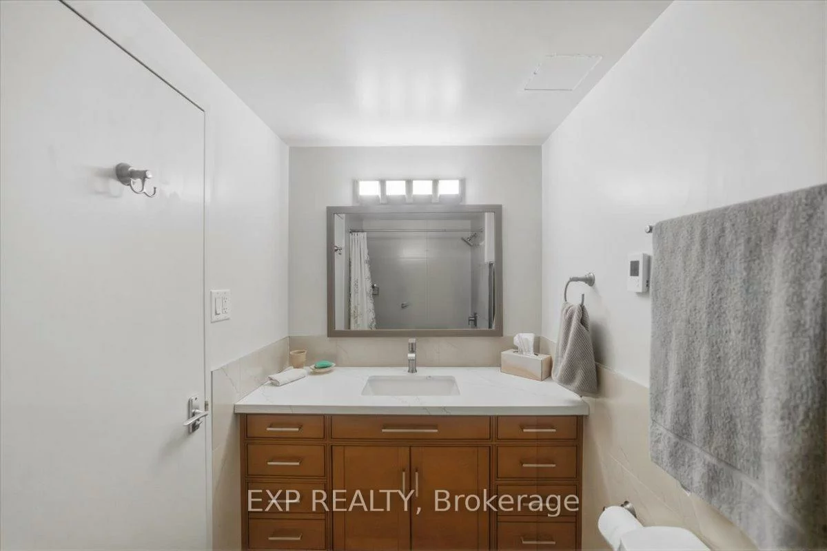 60, Southport, High Park-Swansea, Toronto