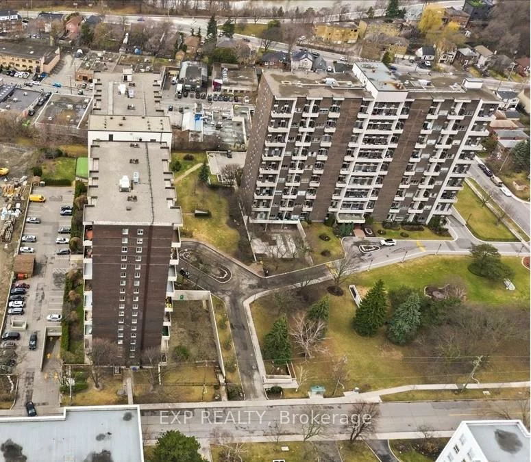 60, Southport, High Park-Swansea, Toronto