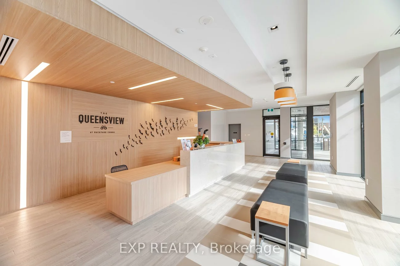 25, Neighbourhood, Stonegate-Queensway, Toronto