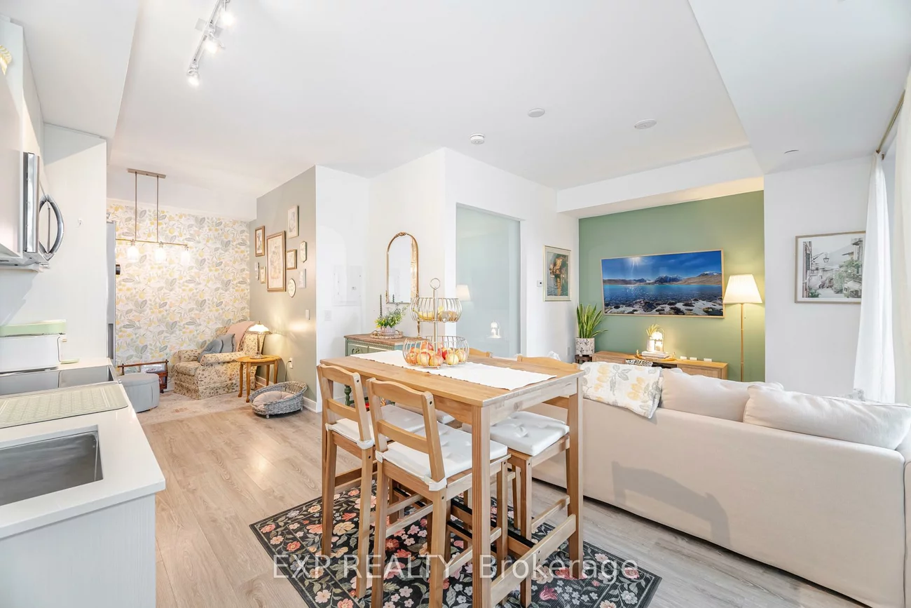 25, Neighbourhood, Stonegate-Queensway, Toronto