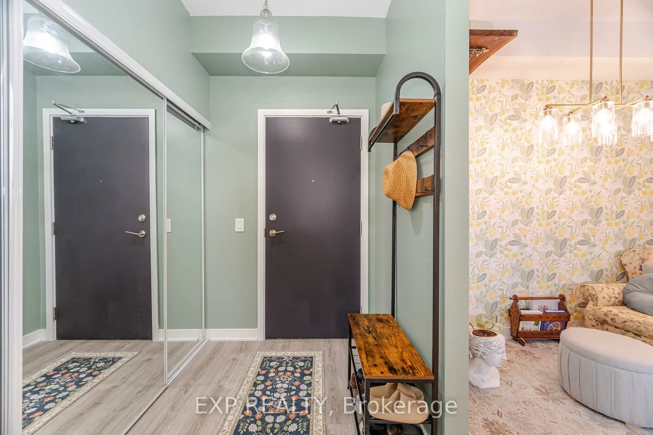 25, Neighbourhood, Stonegate-Queensway, Toronto