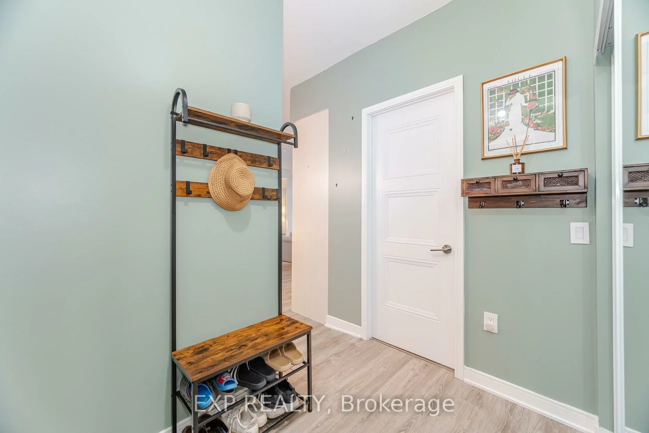 25, Neighbourhood, Stonegate-Queensway, Toronto