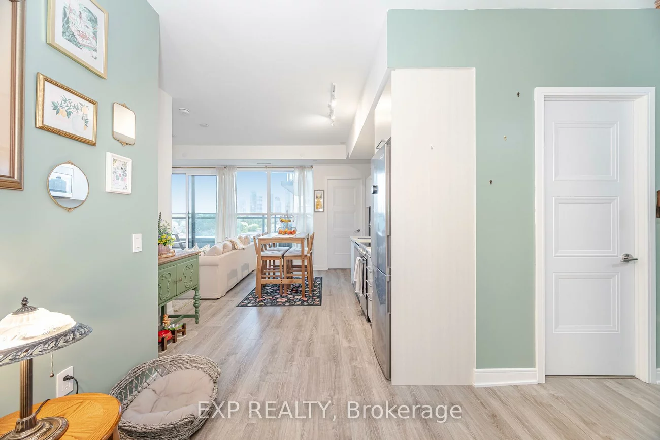 25, Neighbourhood, Stonegate-Queensway, Toronto