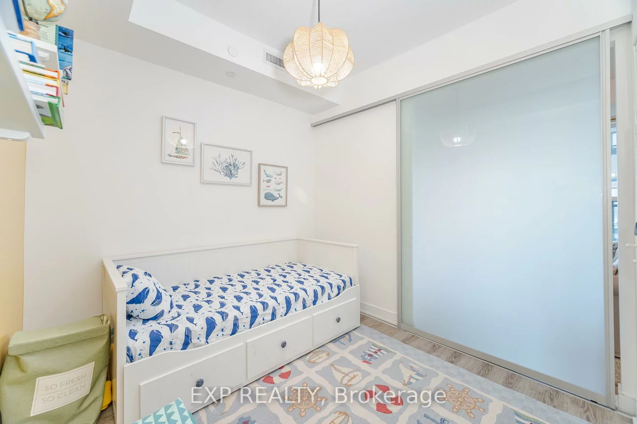 25, Neighbourhood, Stonegate-Queensway, Toronto