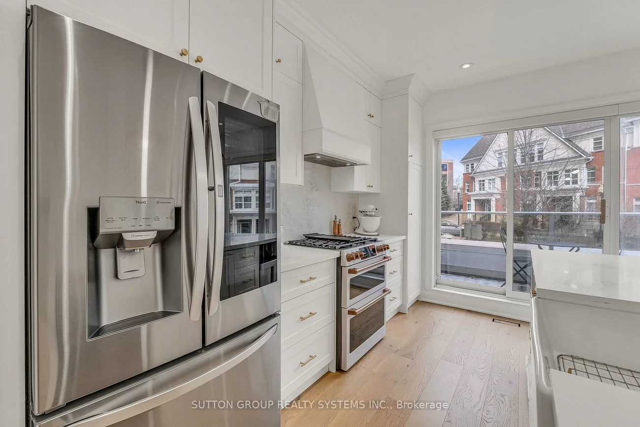 70, Resurrection, Islington-City Centre West, Toronto