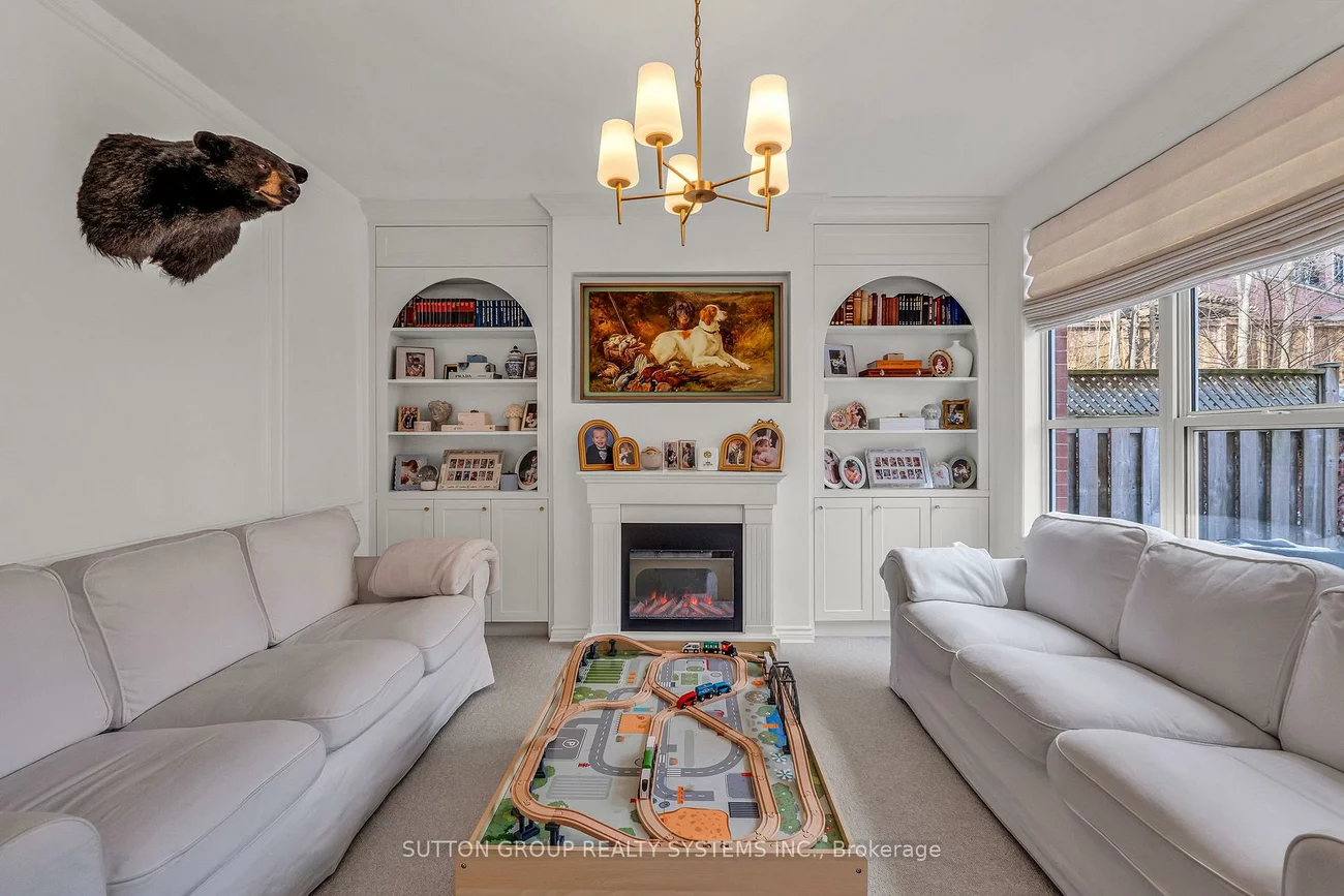 70, Resurrection, Islington-City Centre West, Toronto