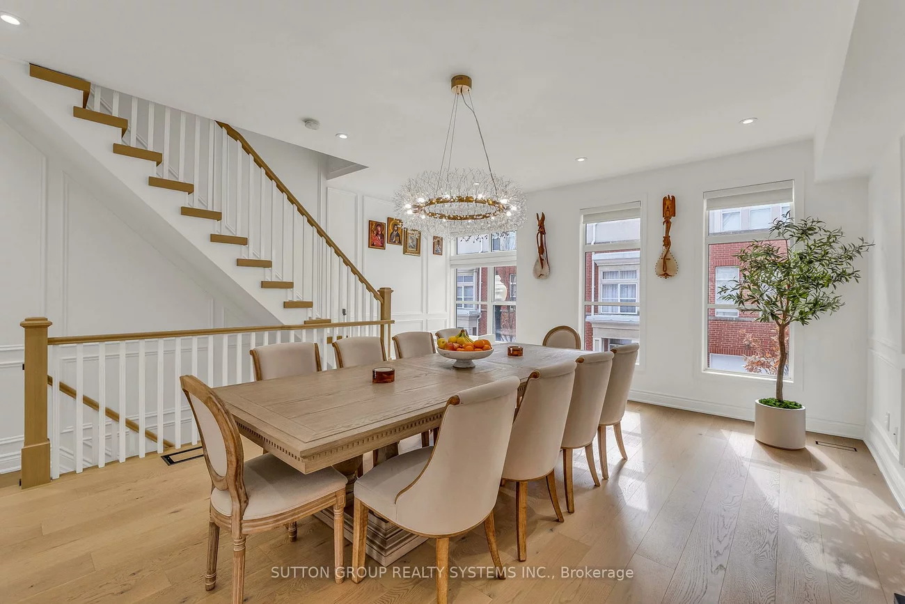 70, Resurrection, Islington-City Centre West, Toronto