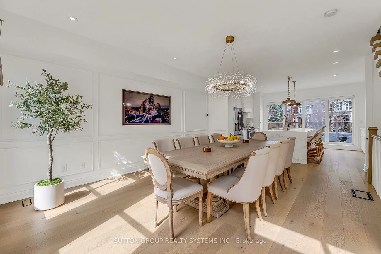 70, Resurrection, Islington-City Centre West, Toronto