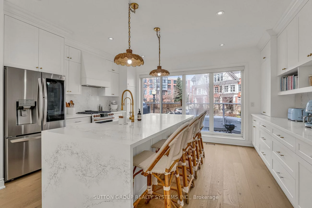 70, Resurrection, Islington-City Centre West, Toronto