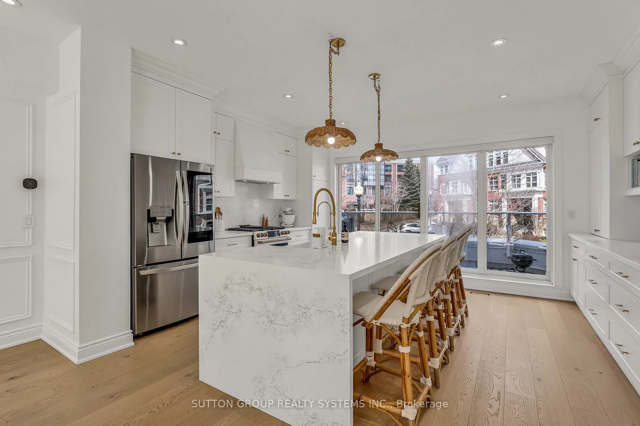 70, Resurrection, Islington-City Centre West, Toronto