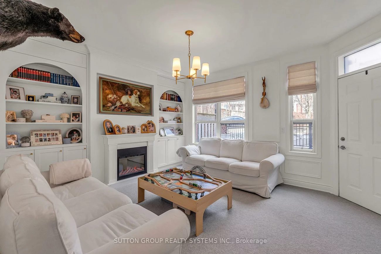 70, Resurrection, Islington-City Centre West, Toronto