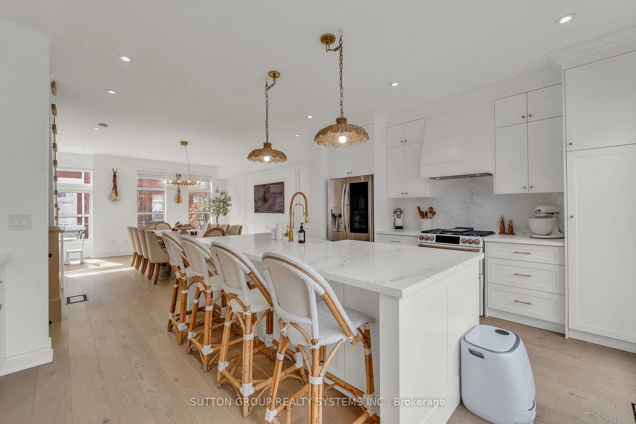70, Resurrection, Islington-City Centre West, Toronto