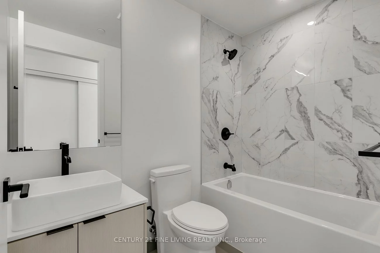 1285, DuPont, Dovercourt-Wallace Emerson-Junction, Toronto