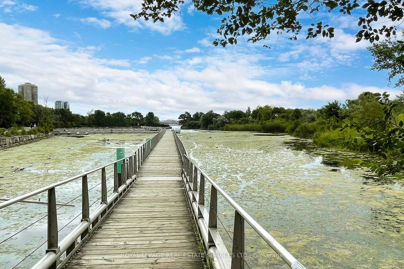 2200, Lake Shore, Mimico, Toronto