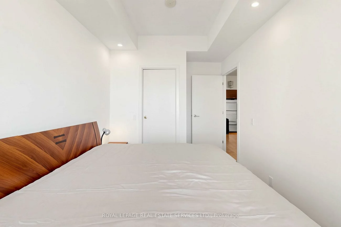 2200, Lake Shore, Mimico, Toronto