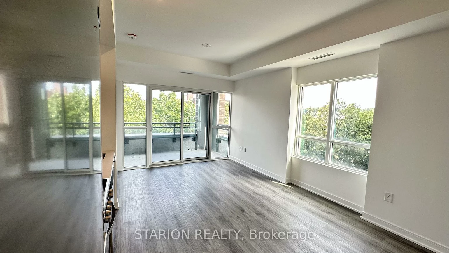 25, Neighbourhood, Stonegate-Queensway, Toronto