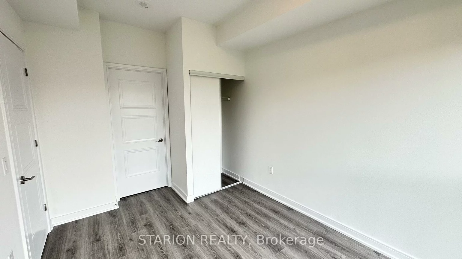 25, Neighbourhood, Stonegate-Queensway, Toronto