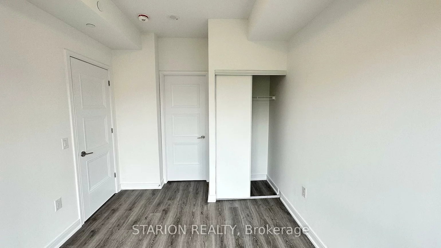 25, Neighbourhood, Stonegate-Queensway, Toronto
