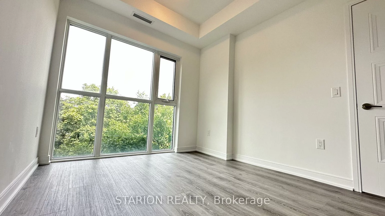 25, Neighbourhood, Stonegate-Queensway, Toronto