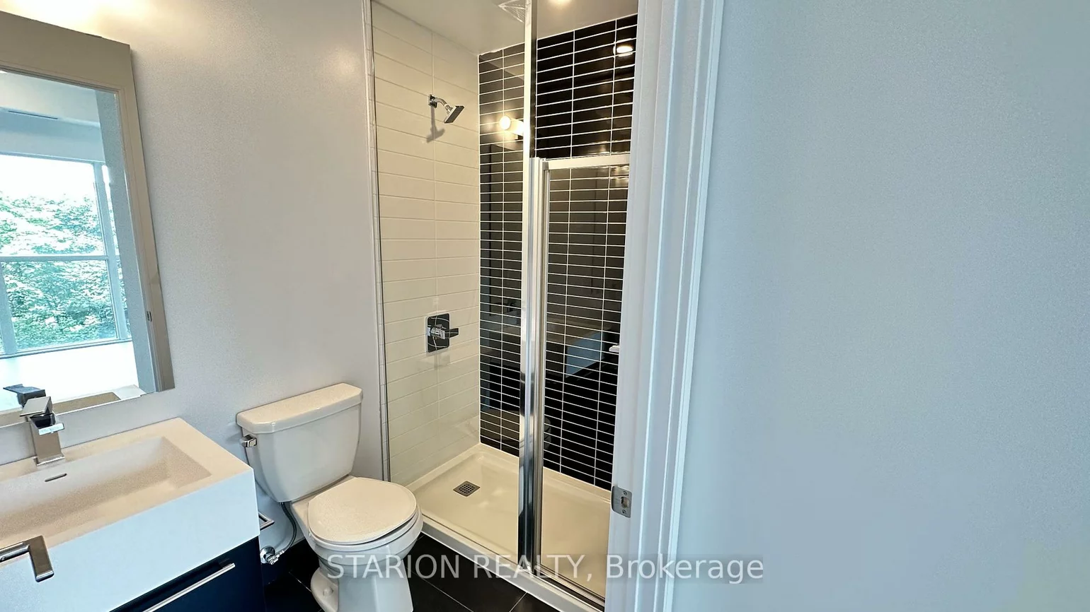 25, Neighbourhood, Stonegate-Queensway, Toronto